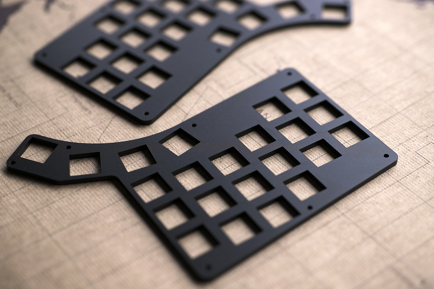 キーボード オリジナルキーボード カスタムキーボード キーボードパーツ キーボード製作 金属加工 ものづくり オーダーメイド カスタムメイド １個から 部品加工 アルミ加工　黒アルマイト
